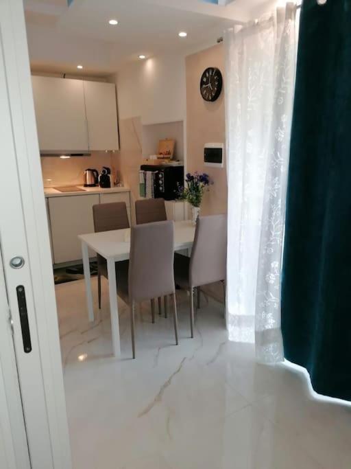 Fiumicino Aeroporto Casa Vacanze Iris 외부 사진