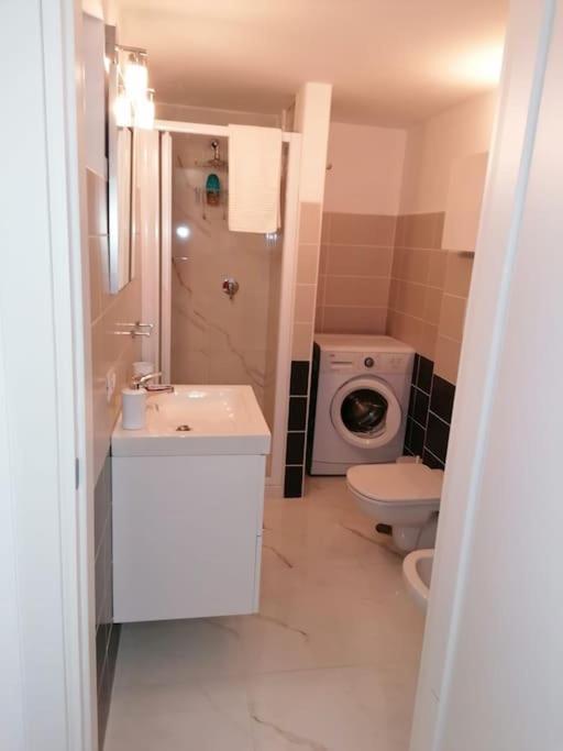 Fiumicino Aeroporto Casa Vacanze Iris 외부 사진